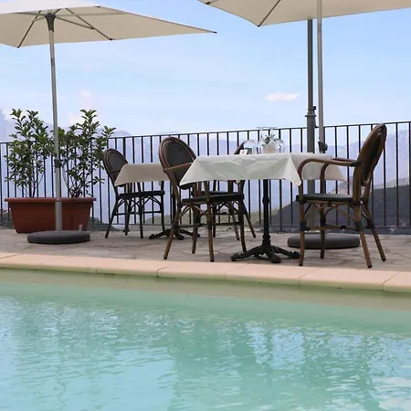 Casa Di Lucia Mi-hotel Otel 4*