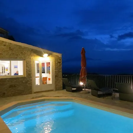 Casa Di Lucia Mi-hotel Hotel