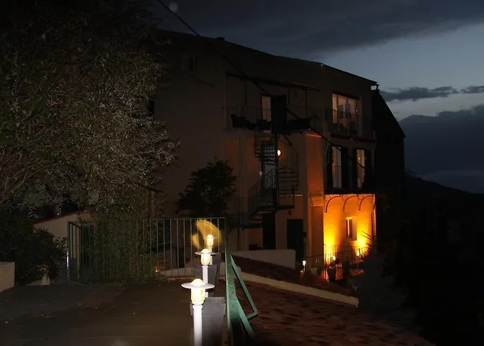 Hotel Casa Di Lucia Mi-hotel 4*