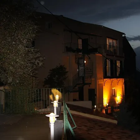 Отель Casa Di Lucia Mi-hotel 4*