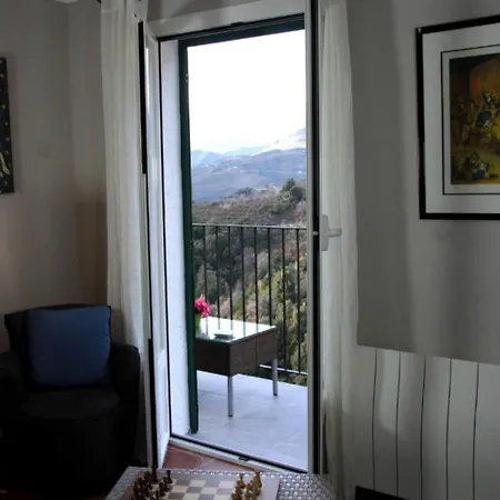 Casa Di Lucia Mi-hotel Hotel 4*